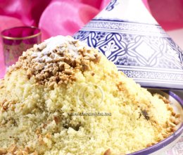 Couscous Medfoun au poulet et aux amandes